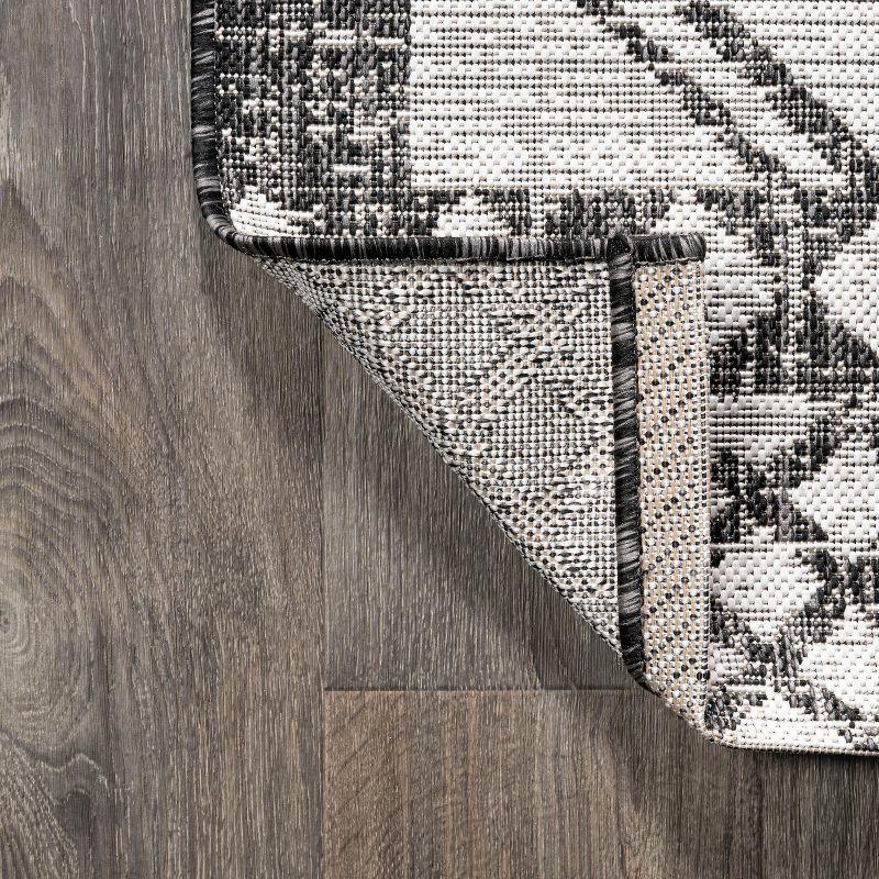 3'x5' Marokko Diamond  Medallion Indoor/Outdoor Area Rug, Ivory/Black - JONATHAN Y