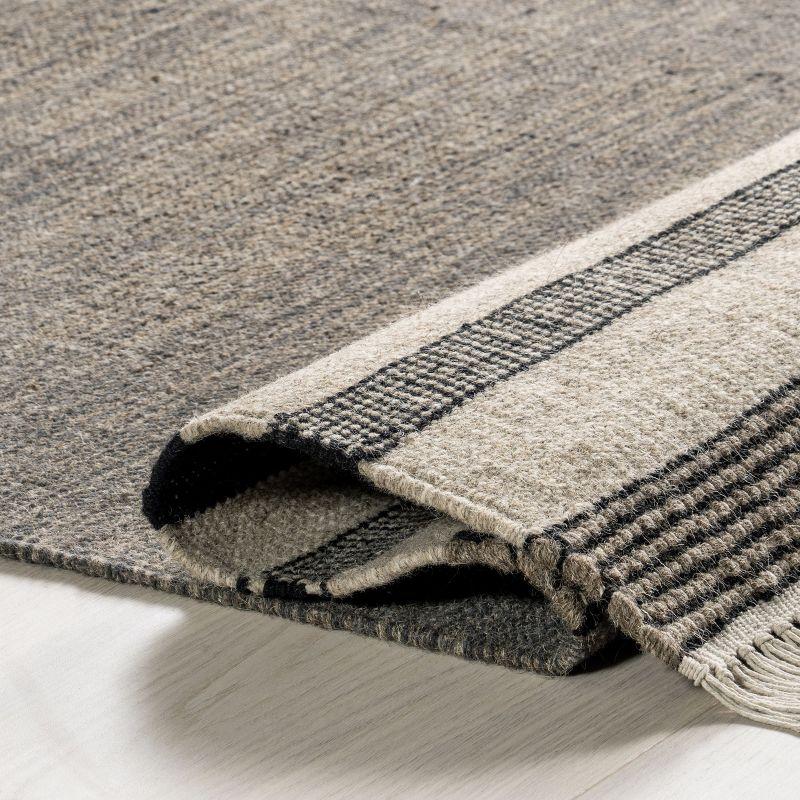 Nuloom Black Brooklyn Tasseled Wool Area Rug, 9' x 12', Black