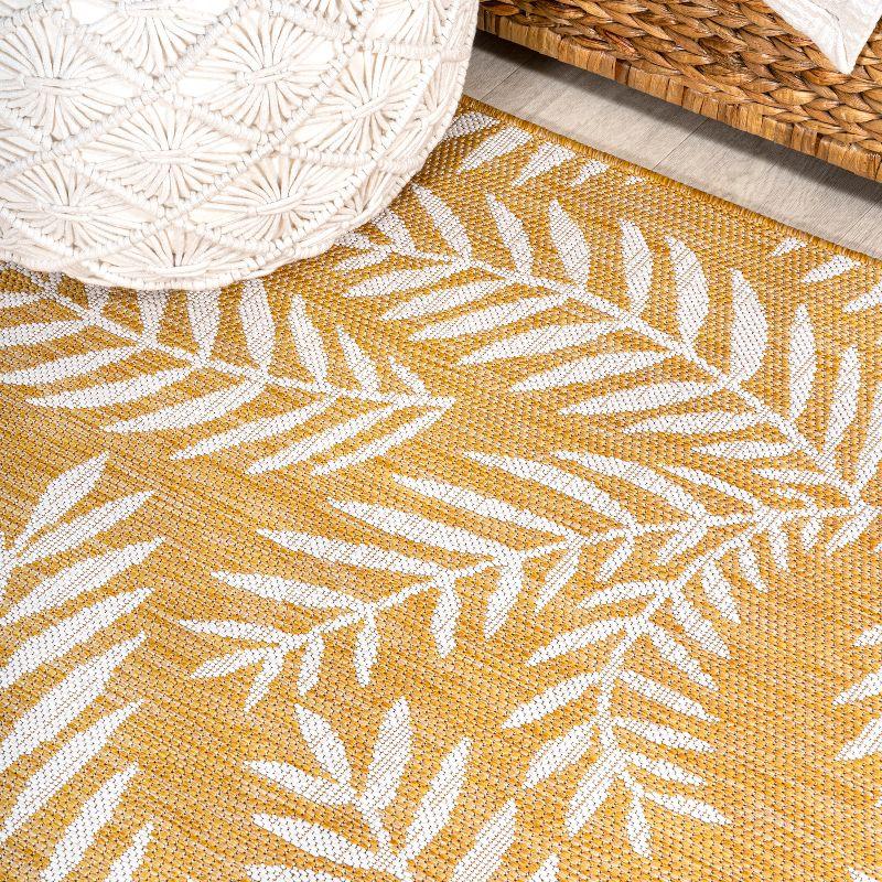 Nevis Palm Frond Indoor/Outdoor Area Rug - JONATHAN Y