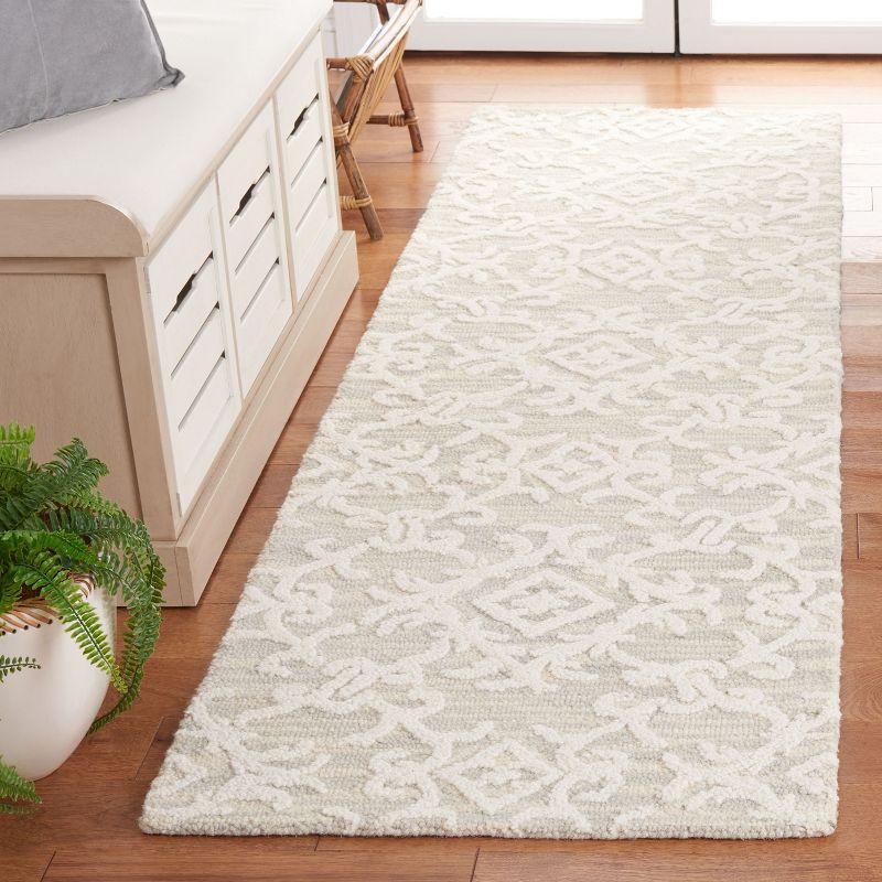 Blossom BLM104 Hand Tufted Indoor Accent Rug - Grey/Ivory - 2'3"x4' - Safavieh