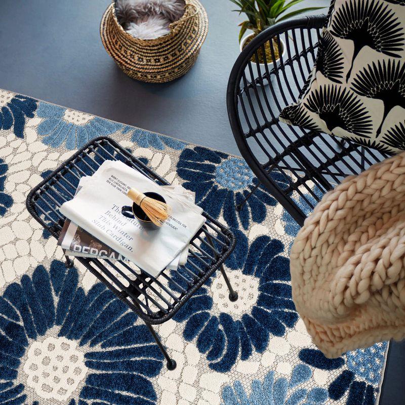 World Rug Gallery Palermo Modern Floral Indoor/Outdoor Area Rug - Navy 5' x 7':  Weather-Resistant,  Low Pile,  Botanical Pattern