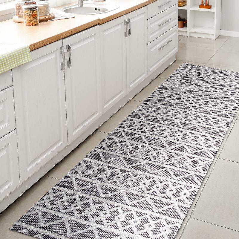 Aylan High-Low Pile Knotted Trellis Geometric Indoor/Outdoor Area Rug  - JONATHAN Y