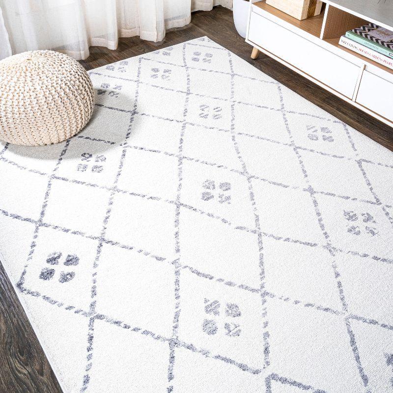2'x 8' Izil Moroccan Geometric Diamond Runner Rug, White/Light Gray - JONATHAN Y