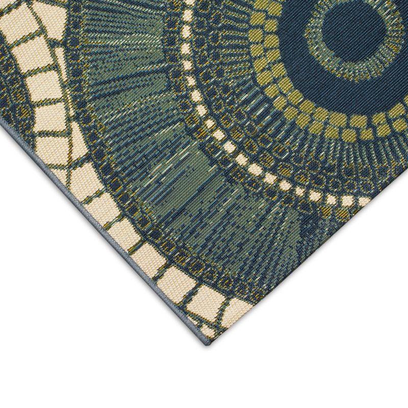 Azure Mosaic Elegance Round Indoor/Outdoor Rug