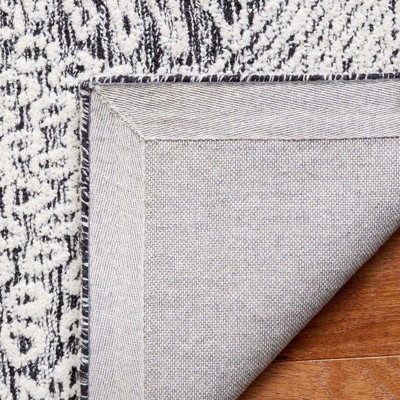 Ebony EBN105 Hand Tufted Indoor Area Rug - Black/Ivory - 4'x6' - Safavieh