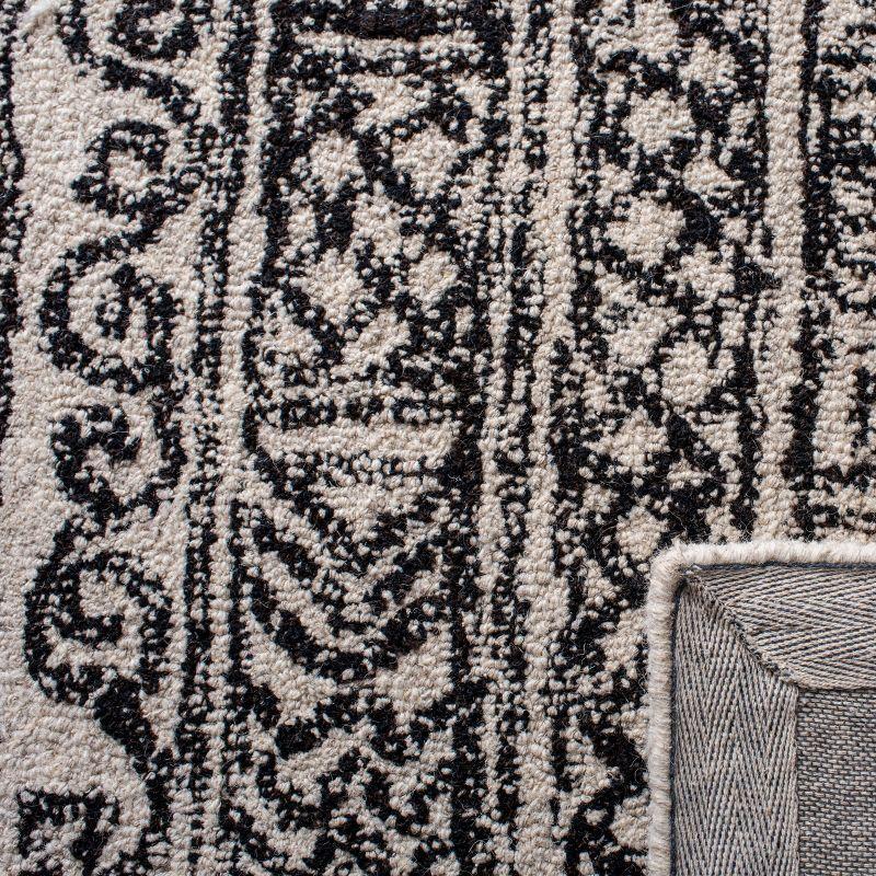 Micro-Loop MLP228 Hand Tufted Indoor Area Rug - Ivory/Black - 5'x5' - Safavieh