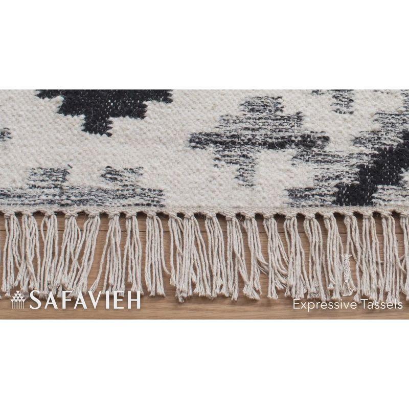 Kilim KLM528 Hand Loomed Area Rug - Ivory/Black - 4'x6' - Safavieh.