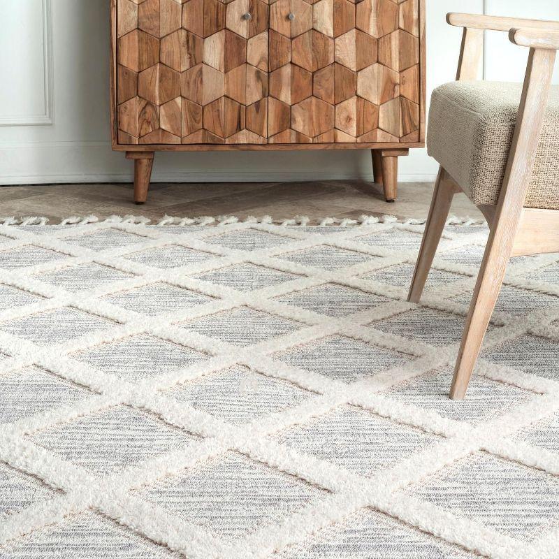 Ivory Trellis Shag 10' x 14' Reversible Synthetic Rug