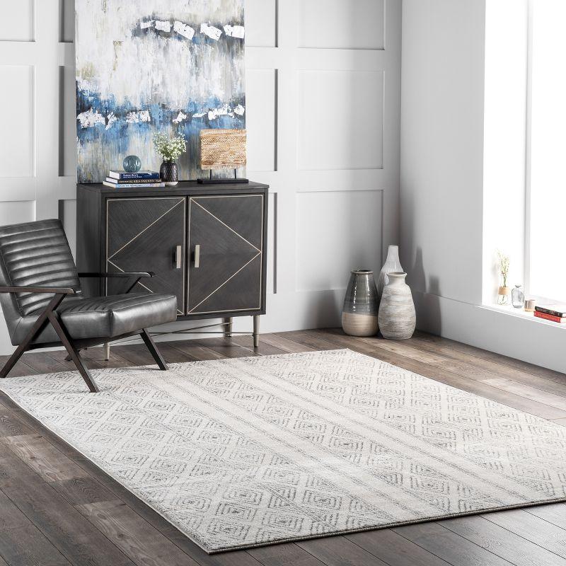 Reversible Gray Geometric Synthetic 4' x 6' Area Rug