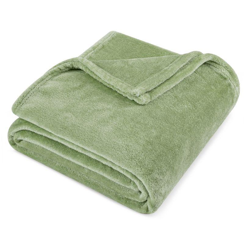 PAVILIA Luxury Fleece Blanket Throw for Bed, Soft Lightweight Plush Flannel Blanket for Sofa Couch