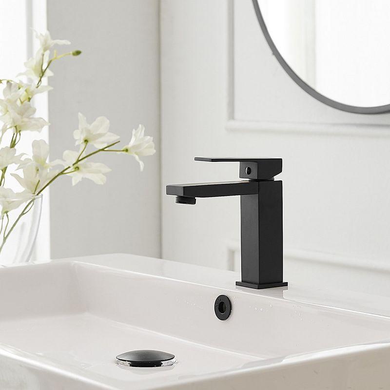 Single-Hole Single-handle Bathroom Faucet