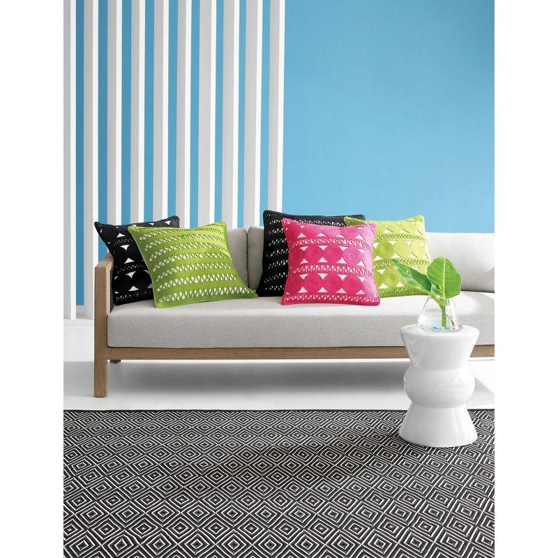 Diamond Black/Ivory Handwoven Indoor/Outdoor Rug