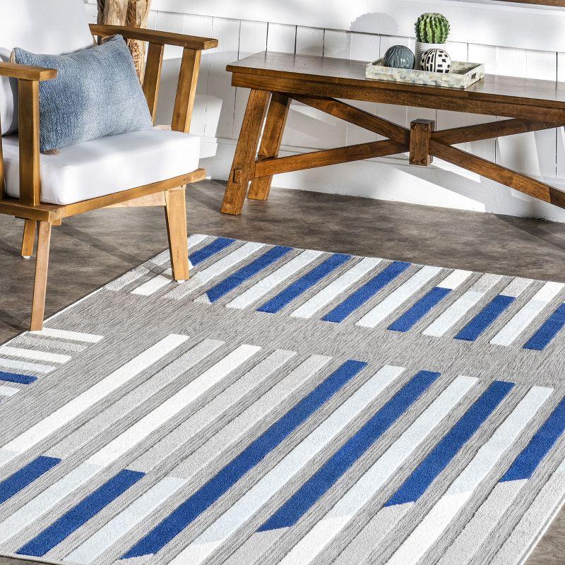 Nuloom Adali Contemporary Striped Indoor/Outdoor Patio Area Rug