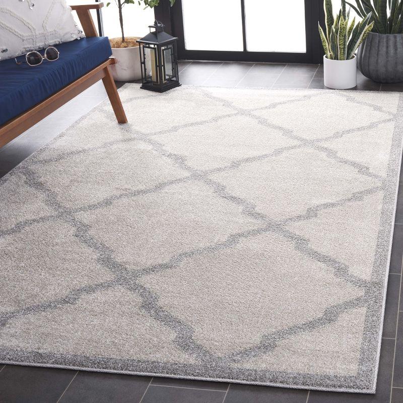 Amherst AMT421 Power Loomed Indoor Accent Rug - Beige/Light Grey - 3'x5' - Safavieh