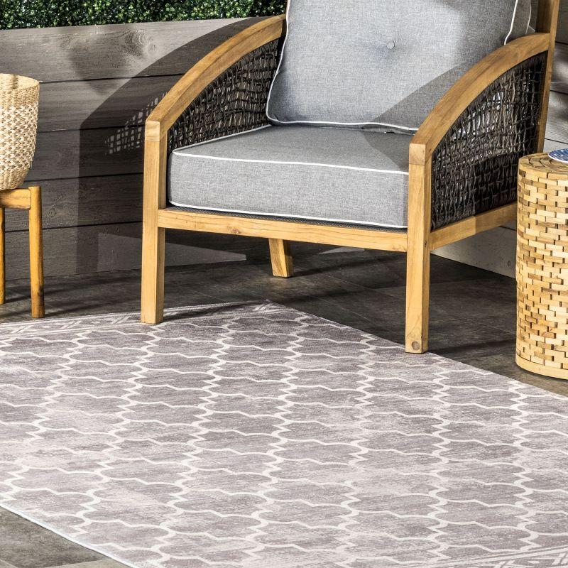 Gray Geometric Synthetic Washable Indoor/Outdoor Area Rug 3' x 5'