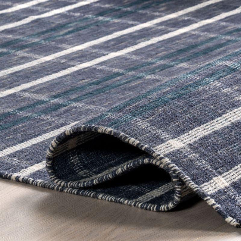 Nuloom Loretta Plaid Wool Fringe Indoor Area Rug