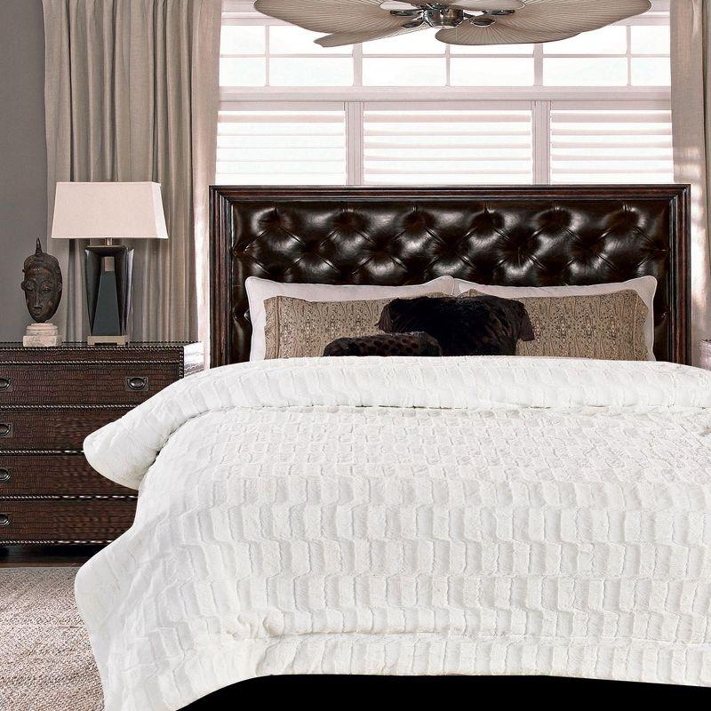 Chanasya Faux Fur Throw