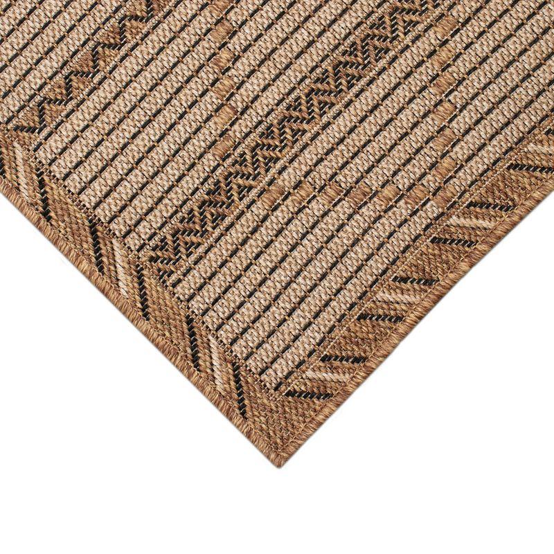 Liora Manne Monterey Delicate Diamond Indoor/Outdoor Rug Black 7'10" Square