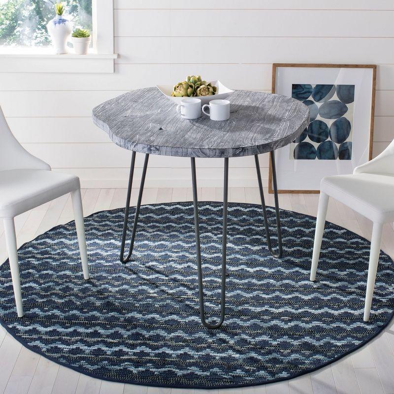 Montauk MTK120 Hand Woven Indoor Accent Rug - Navy Blue/Black - 4' Round - Safavieh