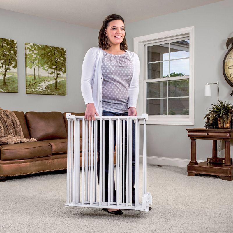 Regalo 2 in 1 Super Wide™ Safety Gate & Play Yard