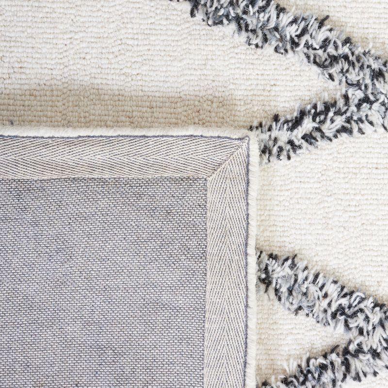 Casablanca CSB977 Hand Tufted Area Rug - Ivory/Black - 6'x9' - Safavieh.