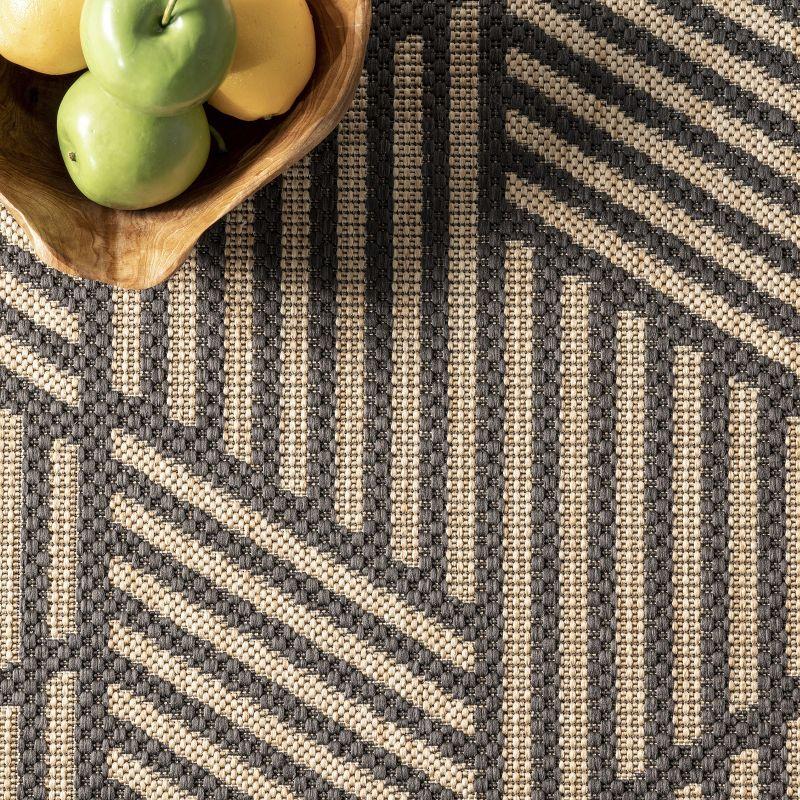 Nuloom Leona Geometric 4x6 Indoor/Outdoor Area Rug for Living Room Patio Deck Front Porch Kitchen, Charcoal/Ivory