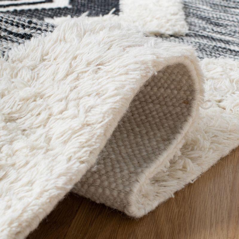 Natura NAT681 Hand Woven Area Rug - Ivory/Black - 4'x6' - Safavieh.