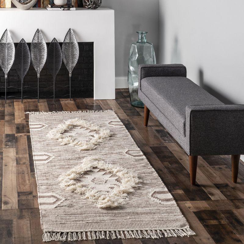Nuloom Savannah Geometric 2x6 Wool Runner Indoor Area Rug for Living Room Bedroom Dining Room Entryway Hallway Kitchen, Beige/Ivory