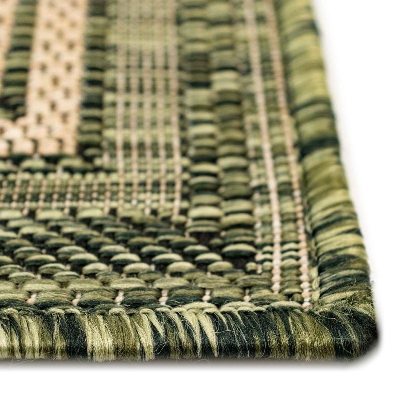 Liora Manne Carmel  Indoor/Outdoor Rug  Green..