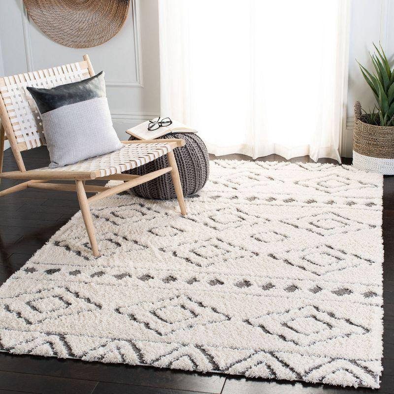 Sparta Shag SPG513 Power Loomed Indoor Area Rug - Ivory/Grey - 4'x6' - Safavieh.