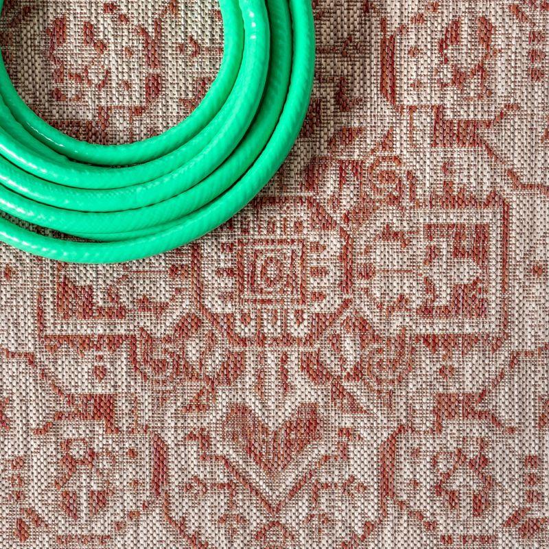 5' Square Sinjuri Medallion Textured Weave Indoor/Outdoor Area Rug, Red/Taupe - JONATHAN Y