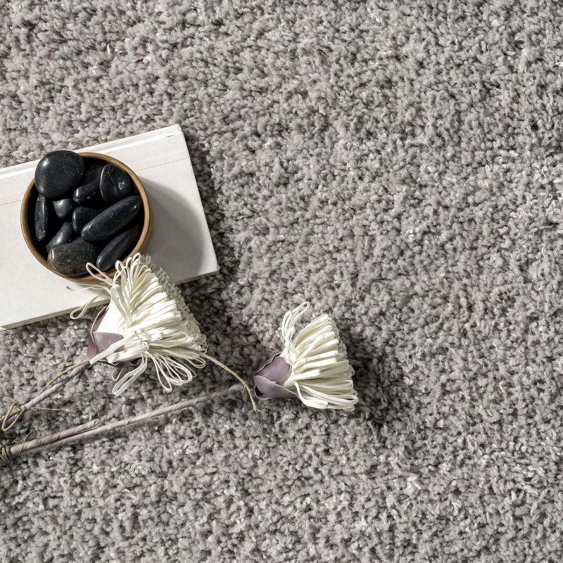Nuloom Marleen Solid 2x14 Runner Shag Indoor Area Rug for Living Room Bedroom Dining Room Nursery Entryway Hallway, Silver