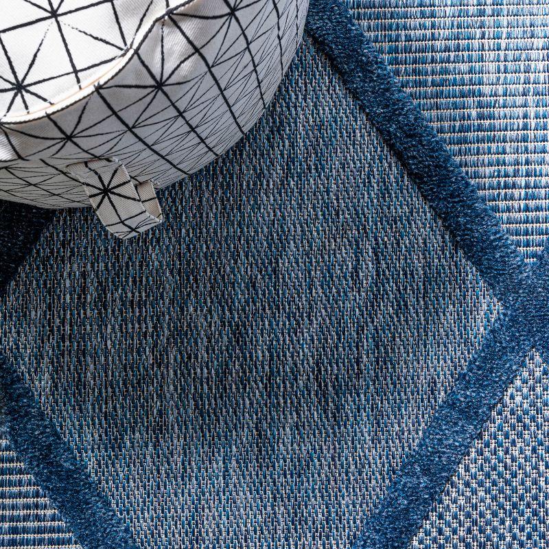 Salines Diamond Trellis Indoor/Outdoor Area Rug - JONATHAN Y