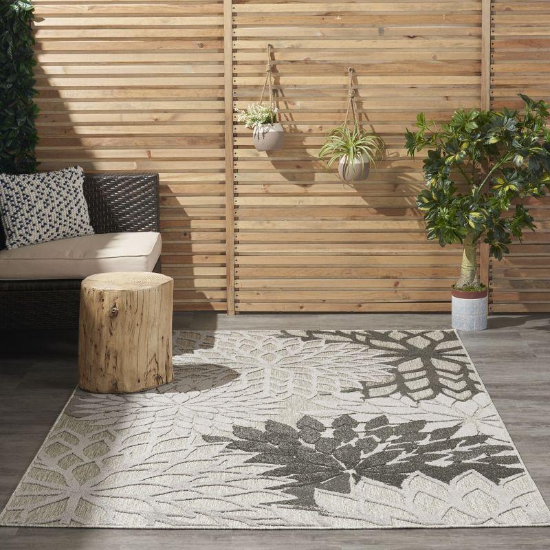 Nourison Aloha Floral Bloom Flatweave High-Low Indoor Outdoor Area Rug Silver Grey 5'3" x 7'5"