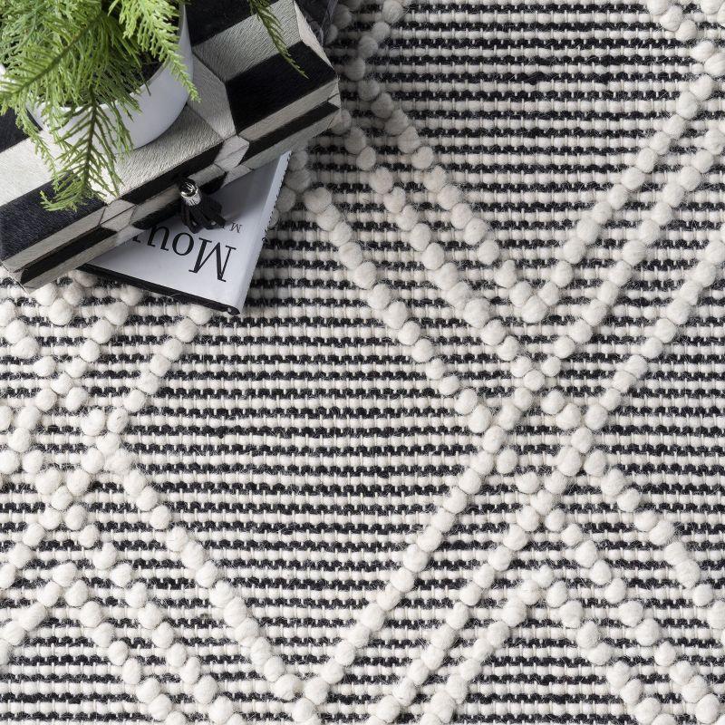 Nuloom Natti Contemporary Trellis Kitchen Runner Indoor Area Rug - Hallway, Entryway, 2' 6" x 6', Gray