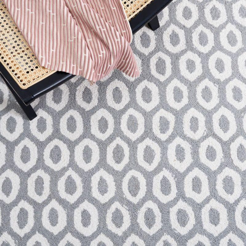 Capri CPR708 Tufted Indoor Area Rug - Ivory/Grey - 8'x10' - Safavieh
