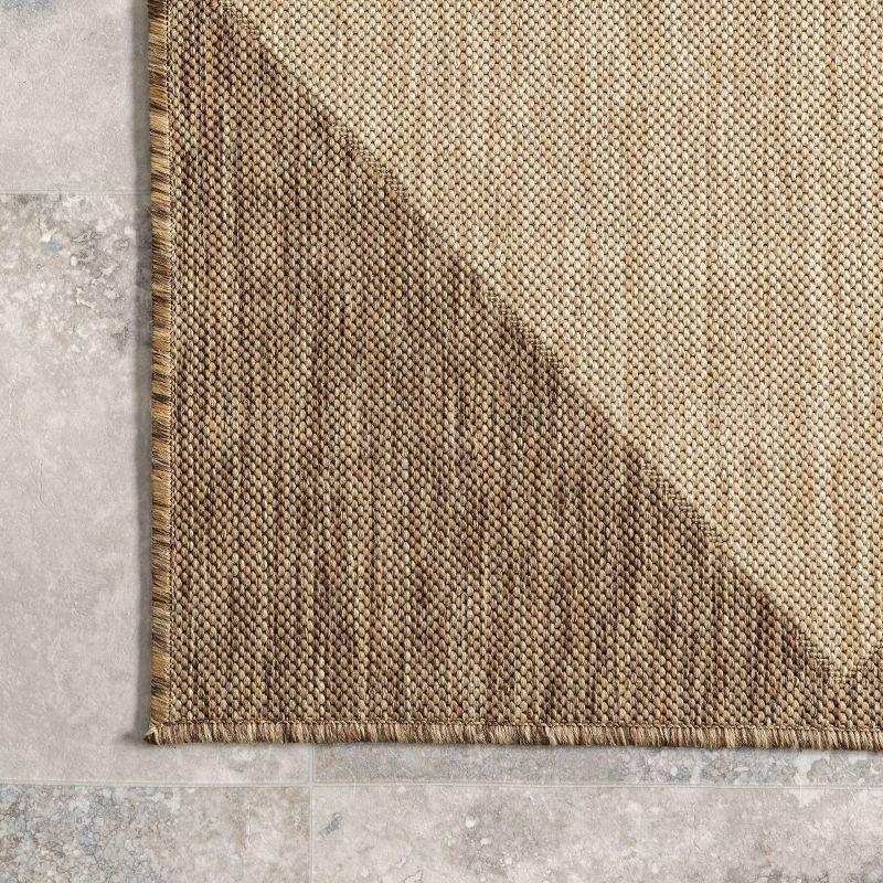 Nuloom Loretta Transitional Diamond Indoor/Outdoor Patio Area Rug