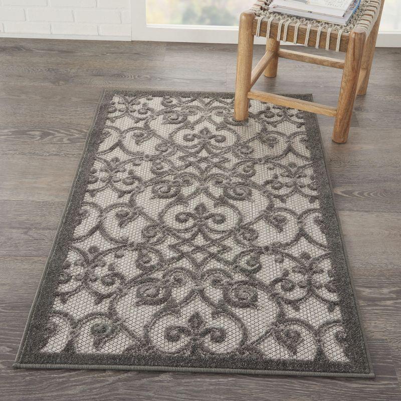 Lark Manor™ Isalia Floral Indoor / Outdoor Rug