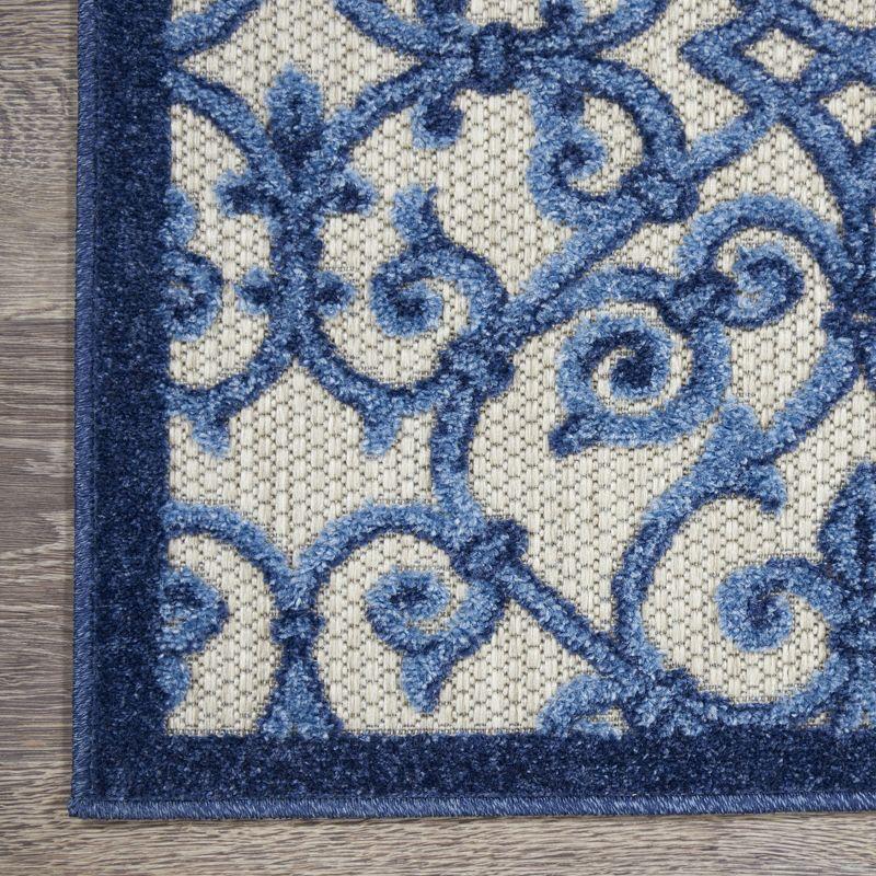 Aloha Grey/Blue Floral Indoor/Outdoor 2'8" x 4' Area Rug