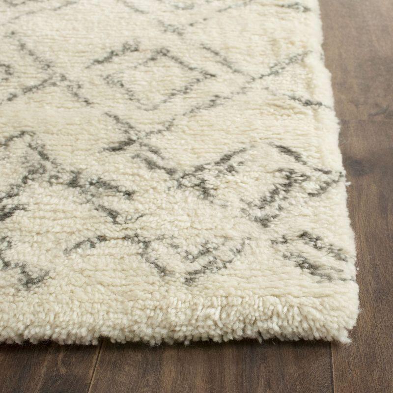 Casablanca CSB845 Hand Tufted Area Rug  - Safavieh