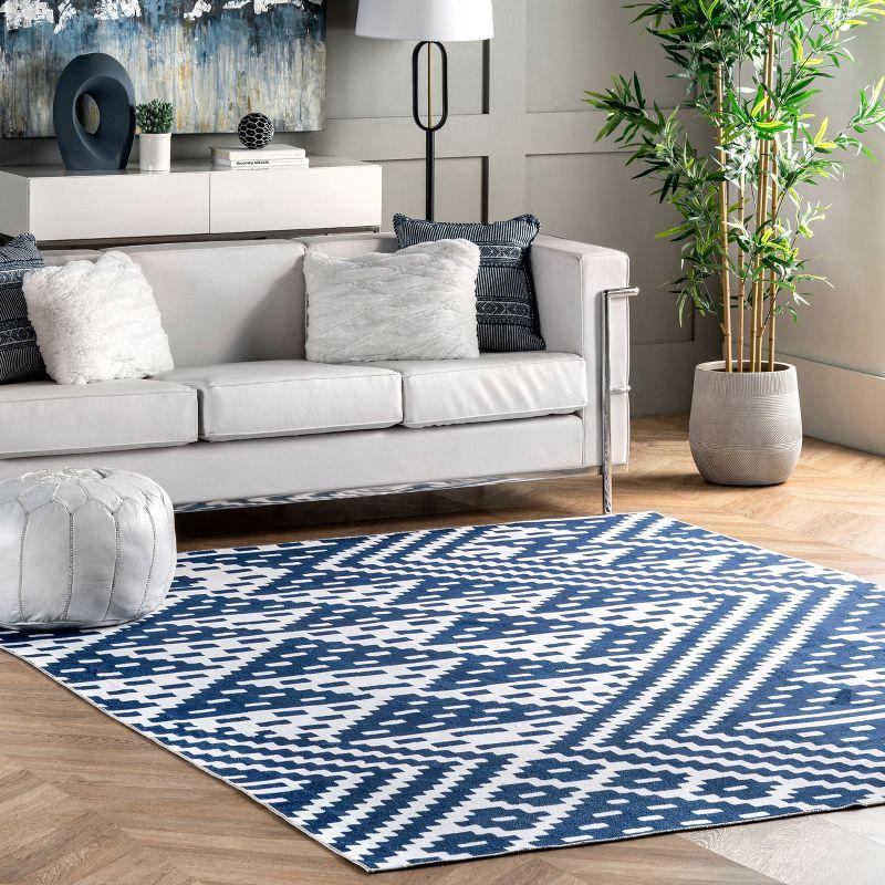 nuLOOM Chiara SpinClean Machine Washable Stain-Resistant Area Rug