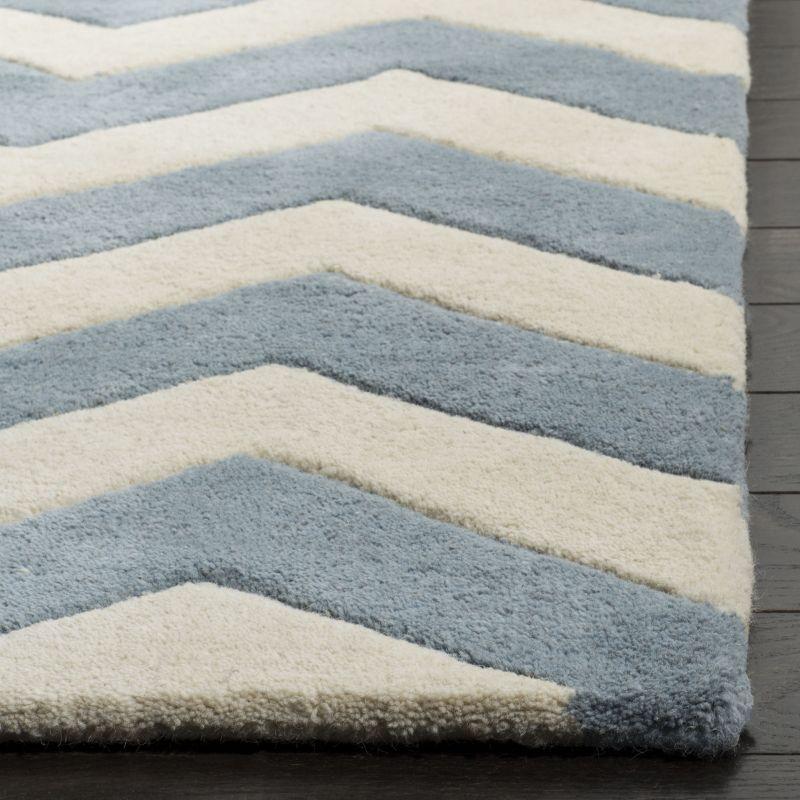 Chatham CHT715 Tufted Indoor Area Rug - Blue/Ivory - 8'9"x8'9" - Safavieh