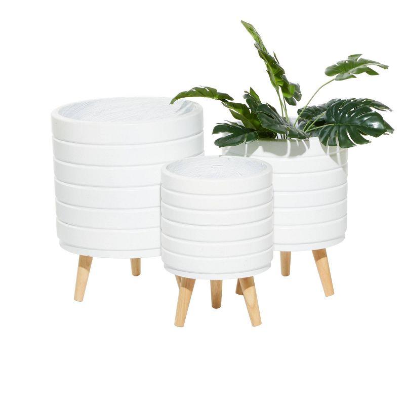 Cosmoliving By Cosmopolitan Set Of 3 White Wood Planter 14", 16", 18"H