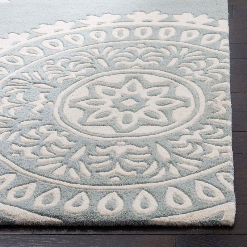 Luxurious Hand-Tufted Gray Wool 9' x 12' Area Rug