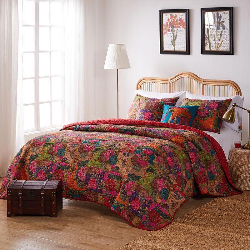 Greenland Home Fashions Jewel Boho Patchwork Print Quilt Set with Throw Pillows