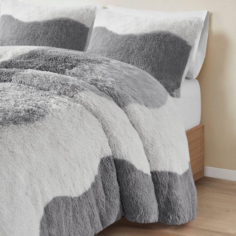 Intelligent Design Ombre Shaggy Faux Fur Comforter Set