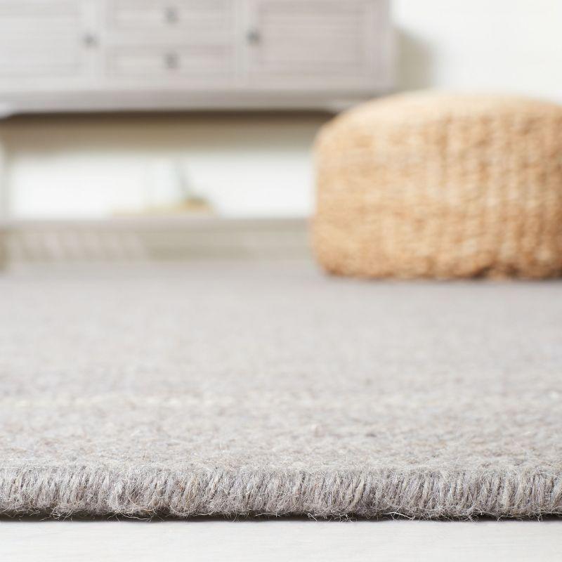 Kilim KLM125 Hand Woven Area Rug - Light Grey - 5'x8' - Safavieh
