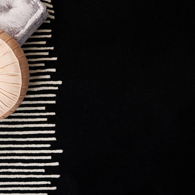 Fifth Avenue FTV129 Hand Tufted Area Rug - Black/Ivory - 5'x5' - Safavieh.