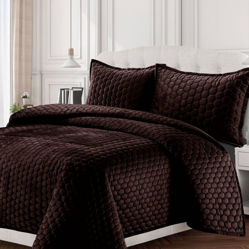 Tribeca Living Lugano Velvet Quilt Set