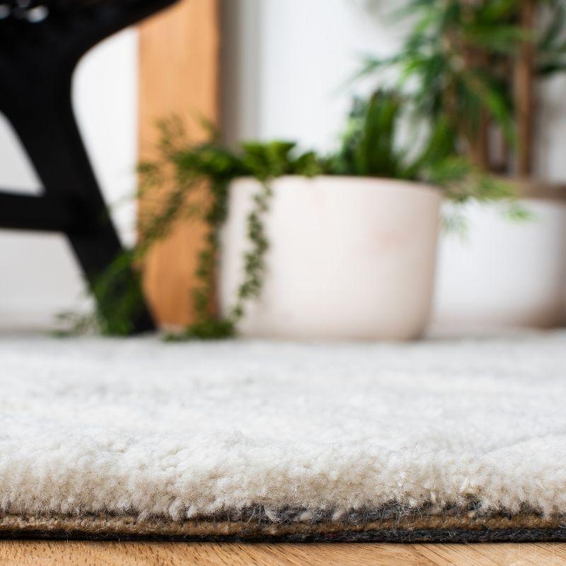Sahara SAH454 Hand Tufted Indoor Accent Rug - Ivory/Grey - 3'x5' - Safavieh